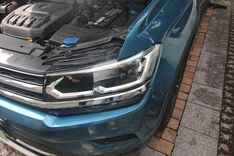 Used Volkswagen Tharu 2019 330TSI Four-Wheel Drive Flagship Model China VI Standard Engine Bay Left