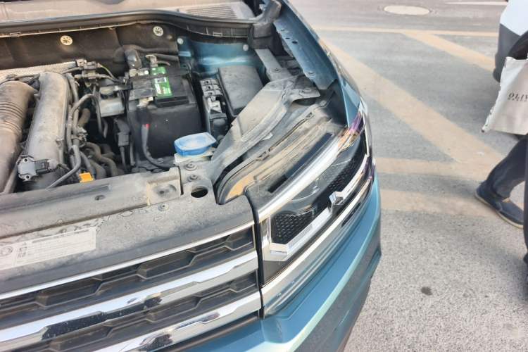 Used Volkswagen Tharu 2019 280TSI Two-Wheel Drive Flagship Version China VI Standard Engine Bay Left