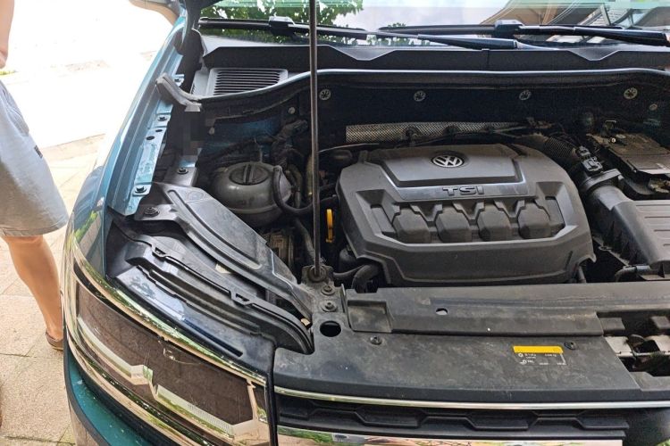 Used Volkswagen Tharu 2019 330TSI Four-Wheel Drive Flagship Model China VI Standard Engine Bay Right