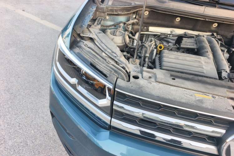 Used Volkswagen Tharu 2019 280TSI Two-Wheel Drive Flagship Version China VI Standard Engine Bay Right