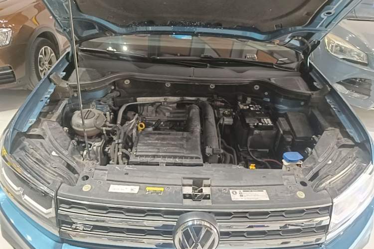 Used Volkswagen Tharu 2019 280TSI Two-Wheel Drive R-Line China V Standard Engine Bay