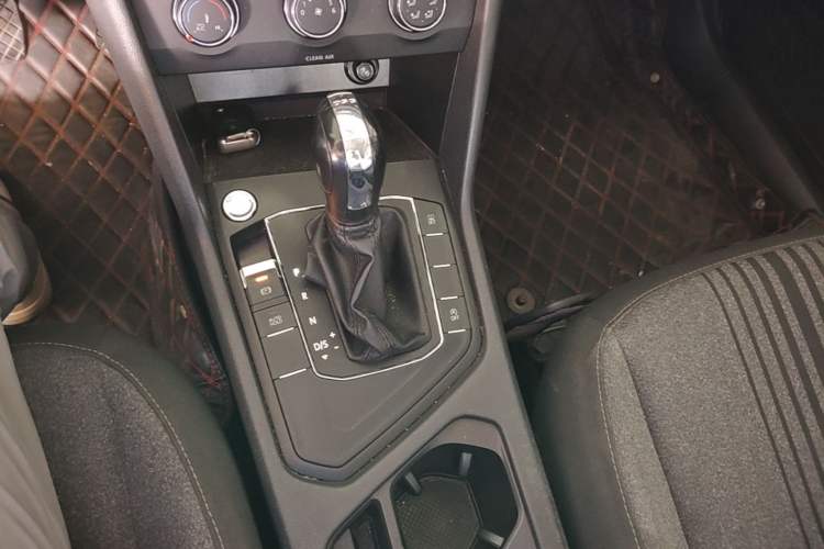 Used Volkswagen Tharu 2019 280TSI Two-Wheel Drive Trend Edition China VI Standard Gear Lever