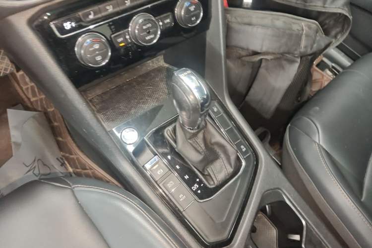 Used Volkswagen Tharu 2019 280TSI Two-Wheel Drive Luxury Edition China V Standard Gear Lever