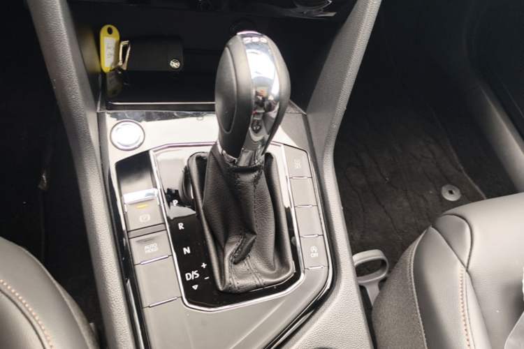 Used Volkswagen Tharu 2019 280TSI Two-Wheel Drive Comfort Edition China VI Standard Gear Lever