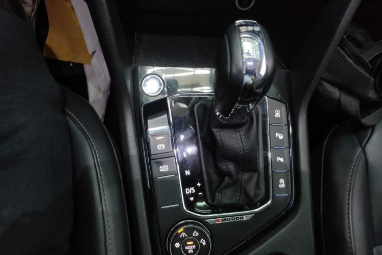 Used Volkswagen Tharu 2019 330TSI Four-Wheel Drive Flagship Model China VI Standard Gear Lever
