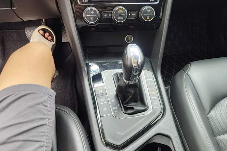 Used Volkswagen Tharu 2019 280TSI Two-Wheel Drive Flagship Version China VI Standard Gear Lever