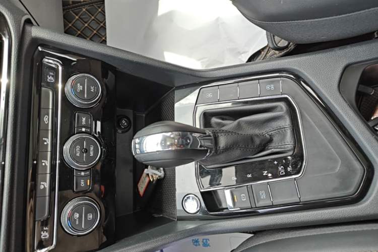 Used Volkswagen Tharu 2019 280TSI Two-Wheel Drive Comfort Edition China VI Standard Gear Lever
