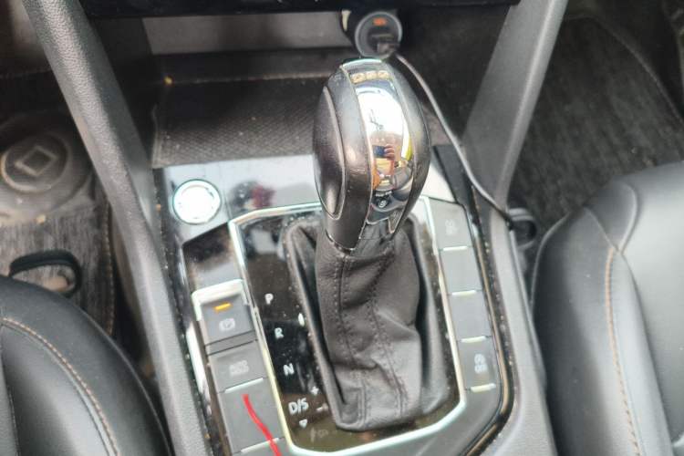 Used Volkswagen Tharu 2019 280TSI Two-Wheel Drive Comfort Edition China VI Standard Gear Lever