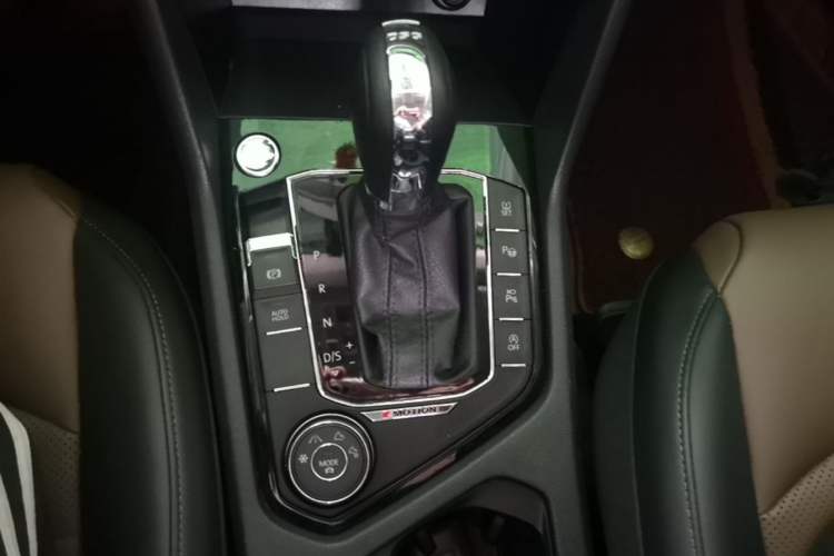 Used Volkswagen Tharu 2019 330TSI Four-Wheel Drive Flagship Model China VI Standard Gear Lever