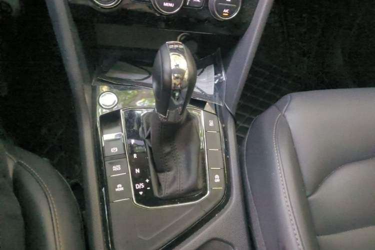 Used Volkswagen Tharu 2019 280TSI Two-Wheel Drive Luxury Version China VI Standard Gear Lever