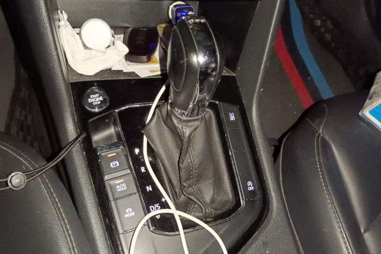 Used Volkswagen Tharu 2019 280TSI Two-Wheel Drive Luxury Version China VI Standard Gear Lever