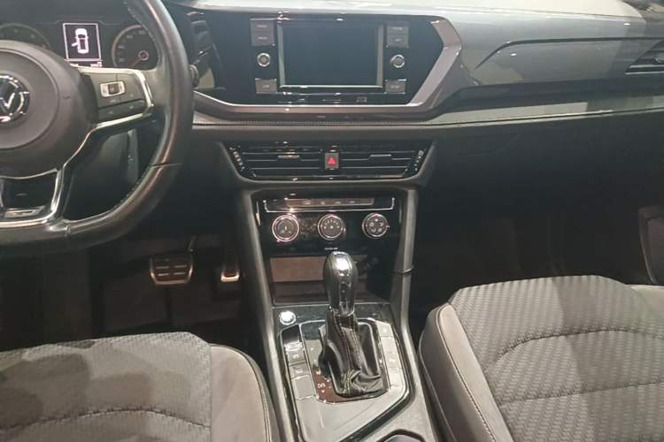 Used Volkswagen Tharu 2019 280TSI Two-Wheel Drive R-Line China V Standard Gear Lever