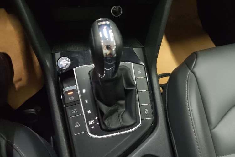 Used Volkswagen Tharu 2019 330TSI Four-Wheel Drive Luxury Edition China VI Standard Gear Lever
