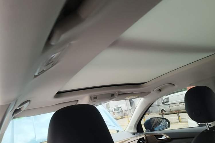 Used Volkswagen Tharu 2019 280TSI Two-Wheel Drive Comfort Edition China VI Standard Headliner
