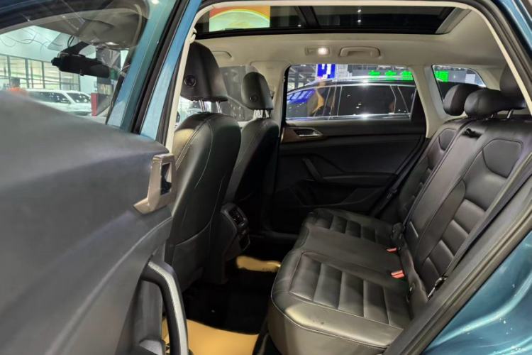 Used Volkswagen Tharu 2019 280TSI Two-Wheel Drive Luxury Version China VI Standard Interior 2