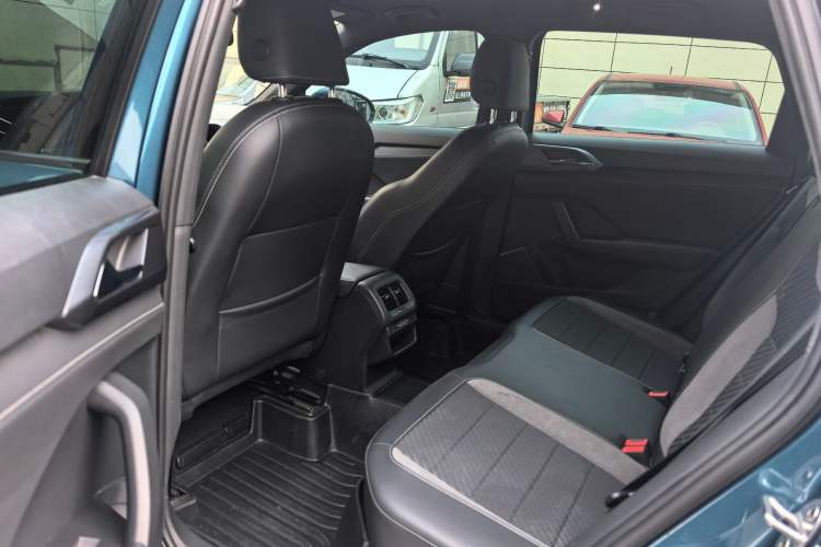Used Volkswagen Tharu 2019 280TSI Two-Wheel Drive R-Line China V Standard Interior 2