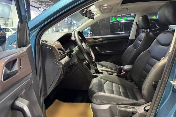 Used Volkswagen Tharu 2019 280TSI Two-Wheel Drive Luxury Version China VI Standard Interior 3