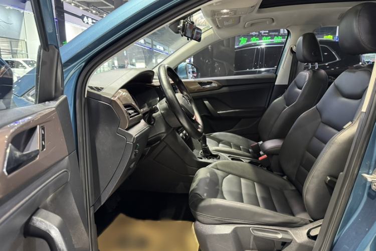 Used Volkswagen Tharu 2019 280TSI Two-Wheel Drive Luxury Version China VI Standard Interior 3