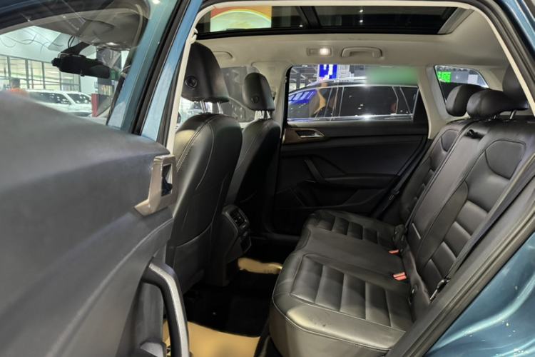 Used Volkswagen Tharu 2019 280TSI Two-Wheel Drive Luxury Version China VI Standard Interior 6