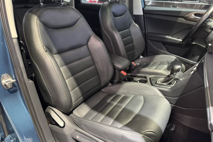 Used Volkswagen Tharu 2019 280TSI Two-Wheel Drive Luxury Version China VI Standard Interior 8