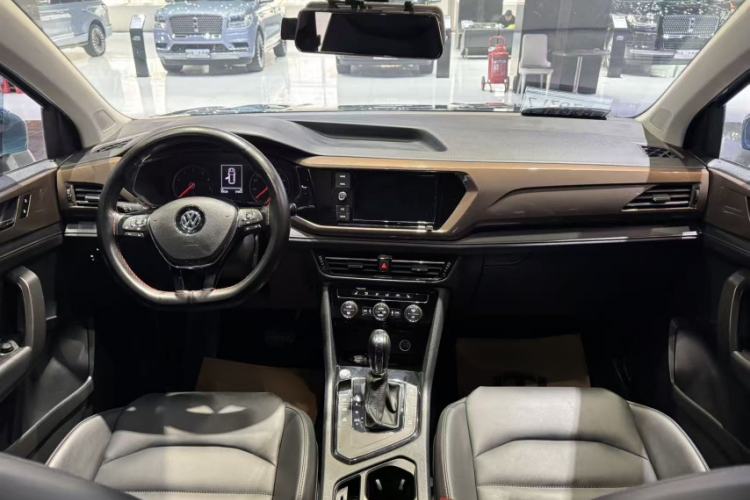 Used Volkswagen Tharu 2019 280TSI Two-Wheel Drive Luxury Version China VI Standard Interior 9