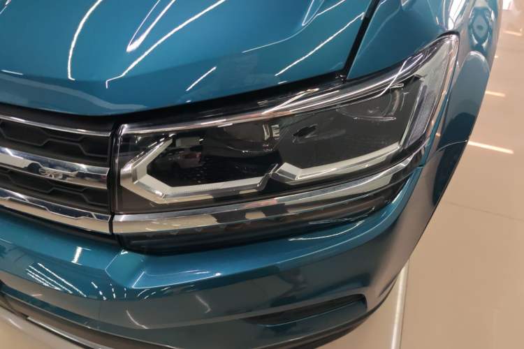 Used Volkswagen Tharu 2019 330TSI Four-Wheel Drive Luxury Edition China VI Standard Left Front Headlight