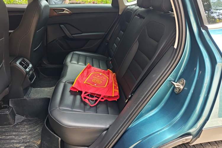 Used Volkswagen Tharu 2019 330TSI Four-Wheel Drive Flagship Model China VI Standard Left Rear Seat