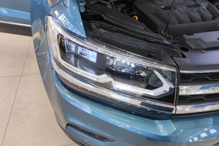 Used Volkswagen Tharu 2019 330TSI Four-Wheel Drive Flagship Model China VI Standard Right Front Headlight