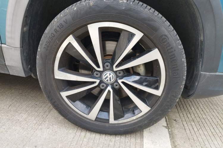 Used Volkswagen Tharu 2019 330TSI Four-Wheel Drive Flagship Model China VI Standard Right Front Wheel Hub