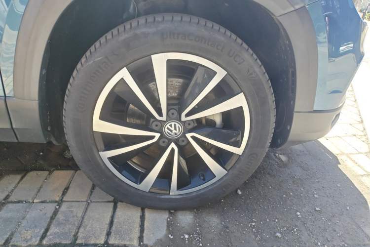 Used Volkswagen Tharu 2019 280TSI Two-Wheel Drive Luxury Edition China V Standard Right Front Wheel Hub