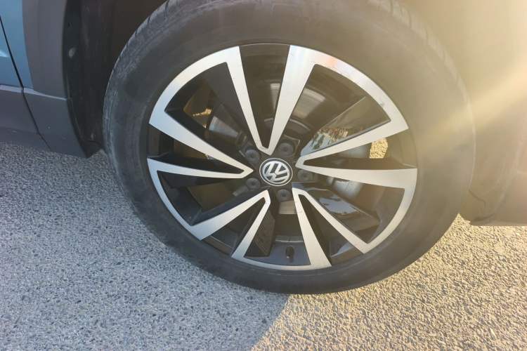Used Volkswagen Tharu 2019 280TSI Two-Wheel Drive Flagship Version China VI Standard Right Front Wheel Hub