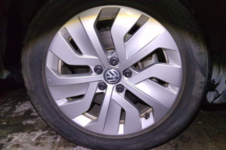 Used Volkswagen Tharu 2019 280TSI Two-Wheel Drive Comfort Edition China VI Standard Right Front Wheel Hub