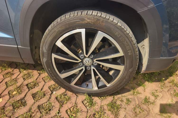 Used Volkswagen Tharu 2019 280TSI Two-Wheel Drive Luxury Edition China V Standard Right Front Wheel Hub