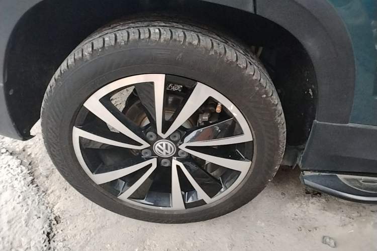 Used Volkswagen Tharu 2019 280TSI Two-Wheel Drive Luxury Version China VI Standard Right Rear Wheel Hub