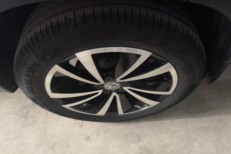 Used Volkswagen Tharu 2019 330TSI Four-Wheel Drive Flagship Model China VI Standard Right Rear Wheel Hub