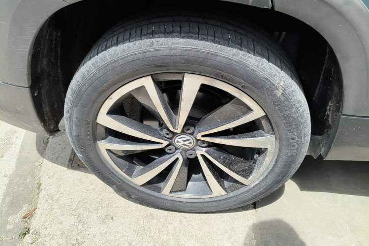 Used Volkswagen Tharu 2019 280TSI Two-Wheel Drive Luxury Version China VI Standard Right Rear Wheel Hub