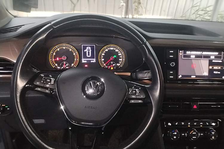 Used Volkswagen Tharu 2019 280TSI Two-Wheel Drive Luxury Version China VI Standard Steering Wheel
