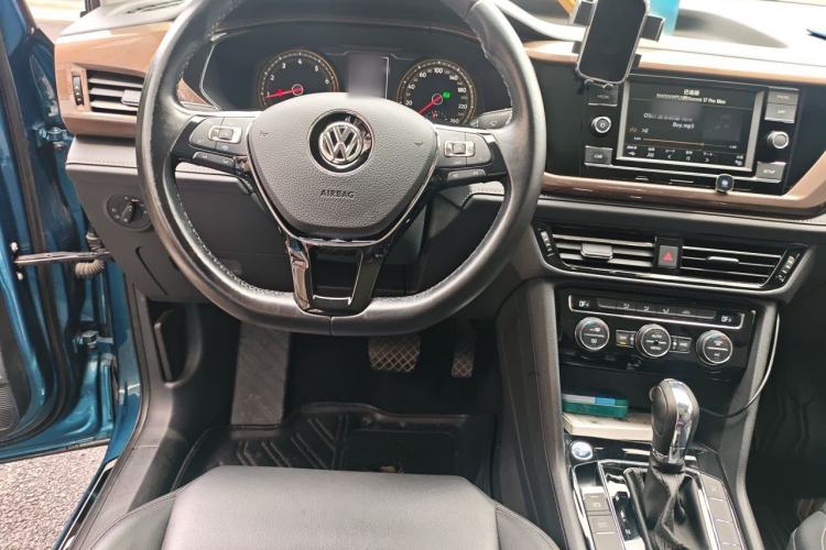 Used Volkswagen Tharu 2019 280TSI Two-Wheel Drive Comfort Edition China V Standard Steering Wheel