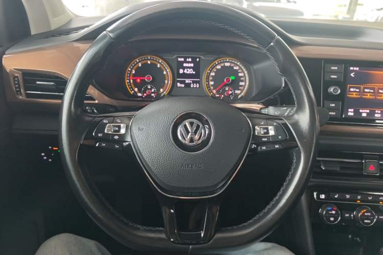 Used Volkswagen Tharu 2019 280TSI Two-Wheel Drive Luxury Version China VI Standard Steering Wheel