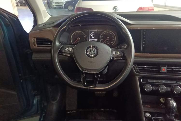 Used Volkswagen Tharu 2019 280TSI Two-Wheel Drive Comfort Edition China VI Standard Steering Wheel
