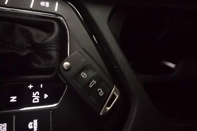 Used Volkswagen Tharu 2019 280TSI Two-Wheel Drive Luxury Version China VI Standard Vehicle Key