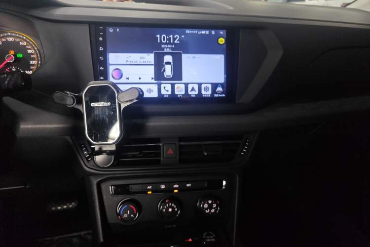 Used Volkswagen Tharu 2019 280TSI Two-Wheel-Drive Trend Edition China V Standard Audio And AC Panel