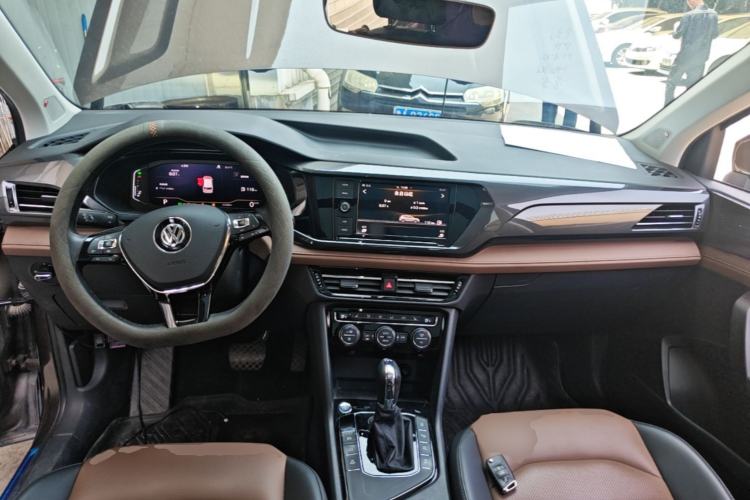 Used Volkswagen Tharu 2019 280TSI Two-Wheel Drive Flagship Edition China V Standard Center Console