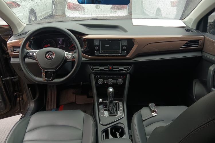 Used Volkswagen Tharu 2019 280TSI Two-Wheel Drive Comfort Edition China V Standard Center Console
