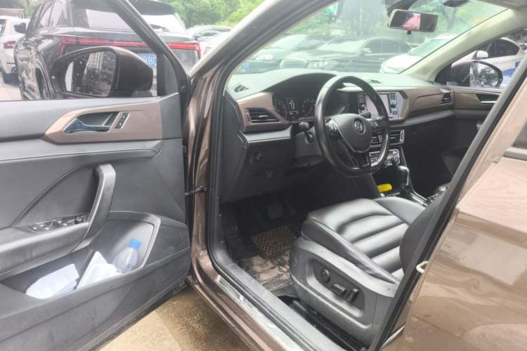 Used Volkswagen Tharu 2019 280TSI Two-Wheel Drive Comfort Edition China V Standard Driver Seat