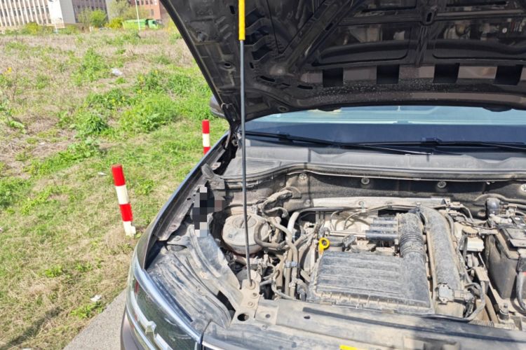 Used Volkswagen Tharu 2019 280TSI Two-Wheel Drive R-Line China VI Standard Engine Bay Right