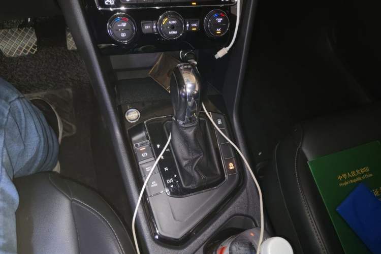 Used Volkswagen Tharu 2019 280TSI Two-Wheel Drive Luxury Version China VI Standard Gear Lever
