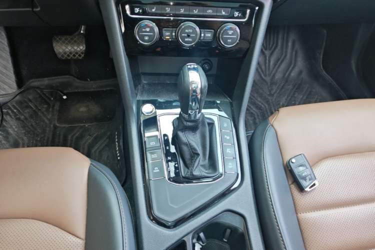 Used Volkswagen Tharu 2019 280TSI Two-Wheel Drive Flagship Edition China V Standard Gear Lever