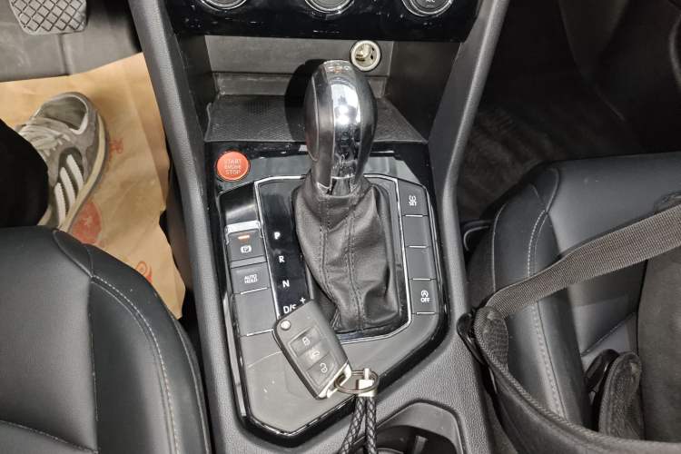 Used Volkswagen Tharu 2019 280TSI Two-Wheel Drive Comfort Edition China VI Standard Gear Lever