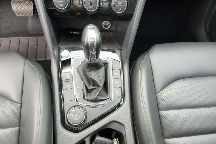 Used Volkswagen Tharu 2019 330TSI Four-Wheel Drive Flagship Model China VI Standard Gear Lever